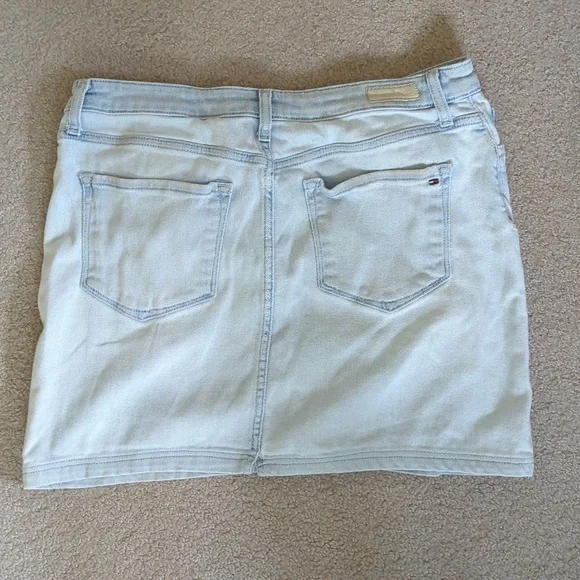 Tommy Hilfiger Mini Skirt 29 - Picture 3 of 6